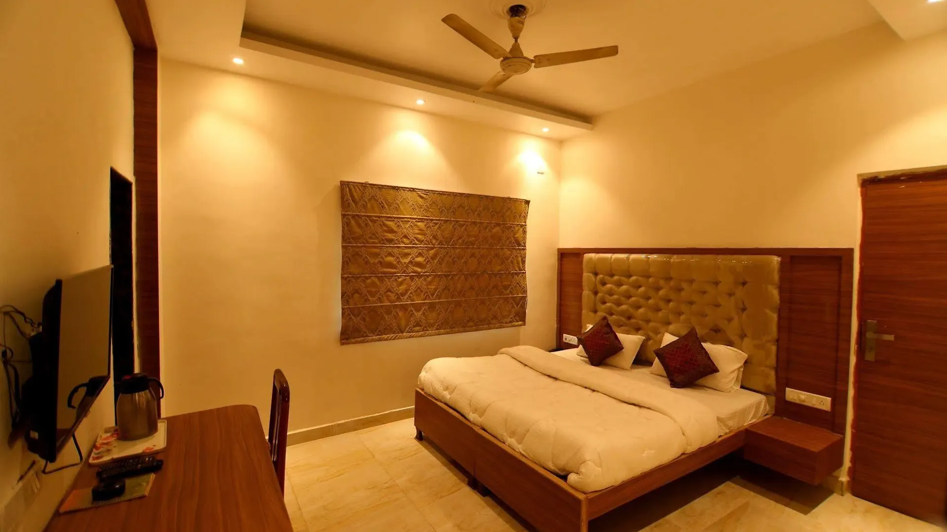 Fabhotel Prime Sarin Inn Heritage Varanasi Hotel